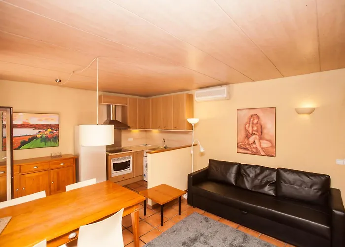 Pelegri - Onyarapartment's Com * Жирона