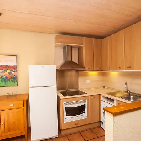 Апартаменти Pelegri - Onyarapartment's Com