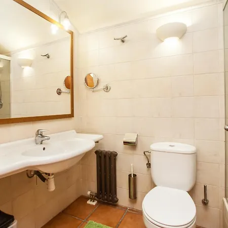 Апартаменти Pelegri - Onyarapartment's Com *